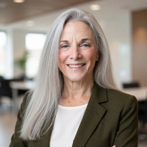 Anne McCarthy Strauss author portrait